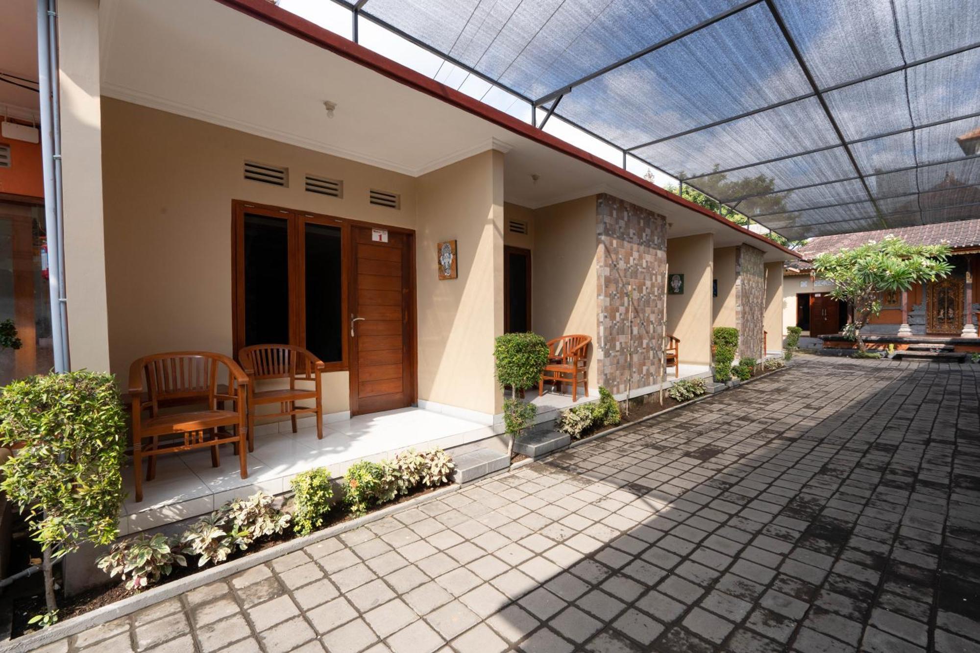 ホテル Reddoorz Near Buleleng Harbour 2 Singaraja エクステリア 写真